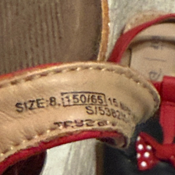 Baby Girls GAP Minnie Mouse Sandals Red Black Bow Size 8 Toddler Shoes - Picture 3 of 4